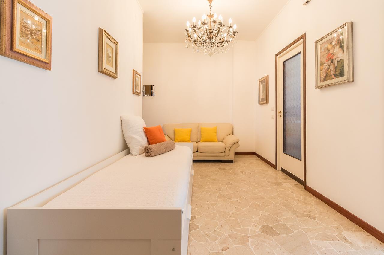 Ferienwohnung Alessia'S Flat- Sondrio M3 Mailand Exterior foto
