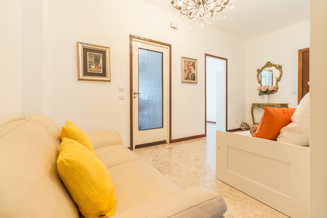 Ferienwohnung Alessia'S Flat- Sondrio M3 Mailand Exterior foto