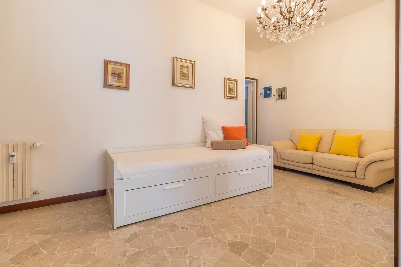 Ferienwohnung Alessia'S Flat- Sondrio M3 Mailand Exterior foto
